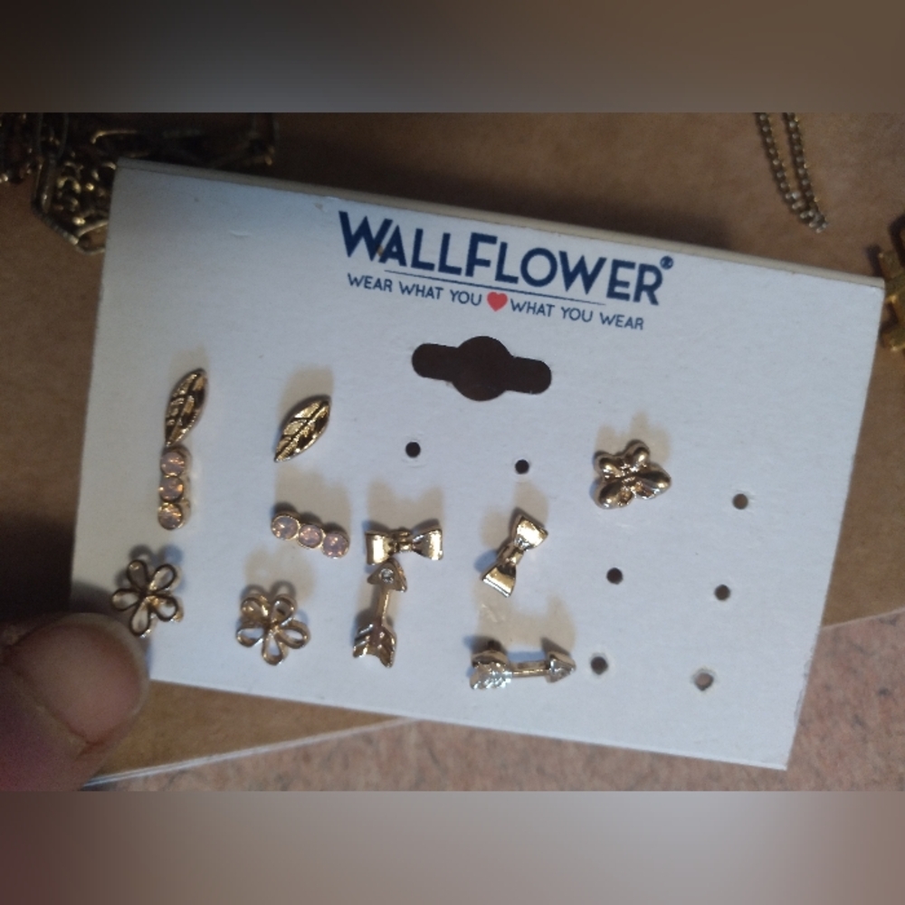 Vintage Costume Jewelry Bundle - Picture 7 of 8